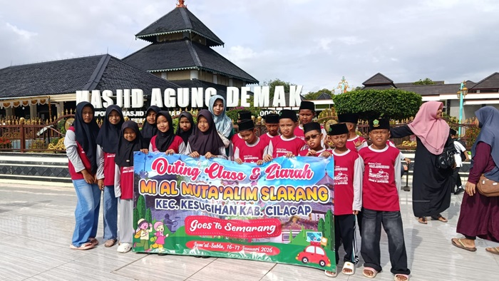 MURID MI AL MUTA'ALIM SLARANG KUNJUNGI PENINGGALAN SEJARAH ISLAM